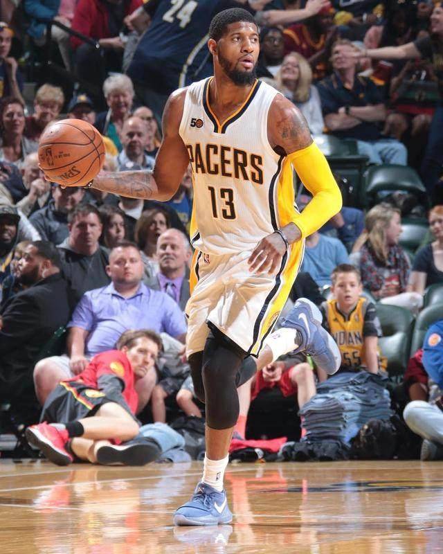 和俱乐部的 和俱乐部的