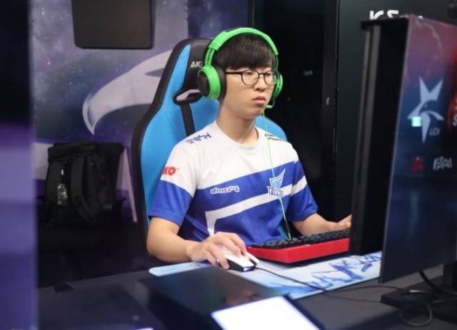 显得尤为关 显得尤为关