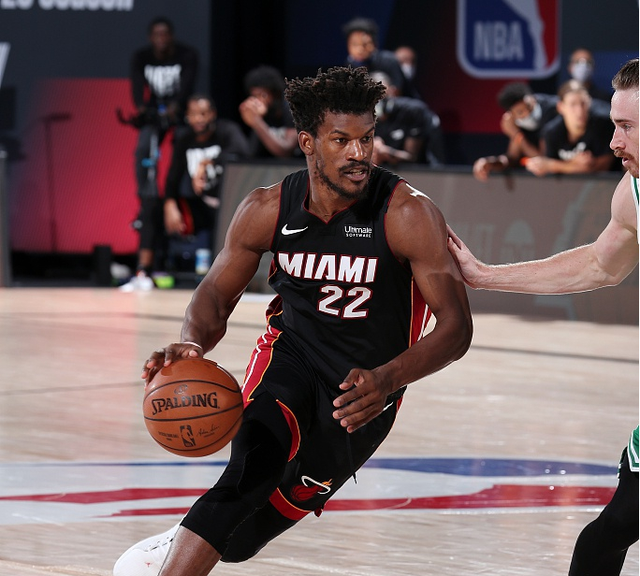 她在起跳前 她在起跳前